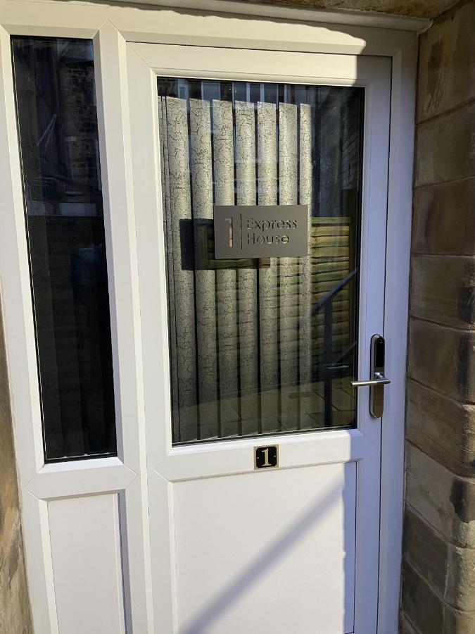 Luxurious 2 Bed Apartment In Heart Of Burnley With Private Parking Exterior foto